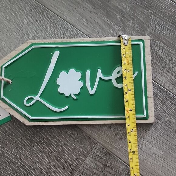 💥5/$25 SALE | BUNDLE TO SAVE | 8X4.5 INCH "LOVE" SIGN WALL DECOR - Picture 3 of 3